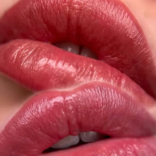 Стойкий контур губ