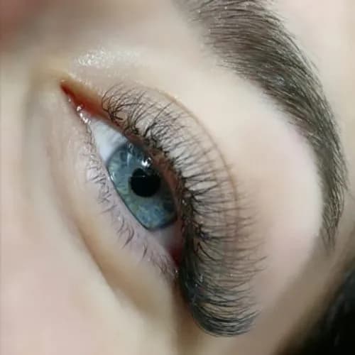 Potrójne przedłużanie rzęs dla gęstszego spojrzenia