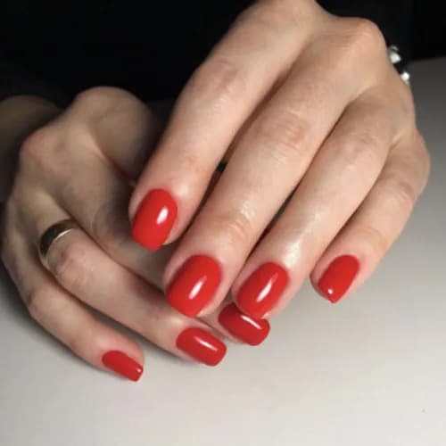 Манікюр із довготривалим покриттям