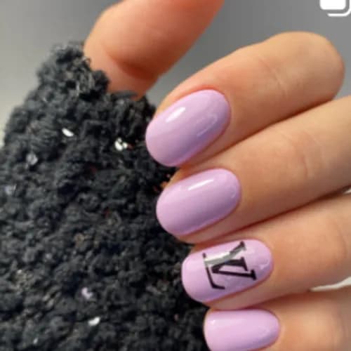 Modny żelowy lakier do paznokci