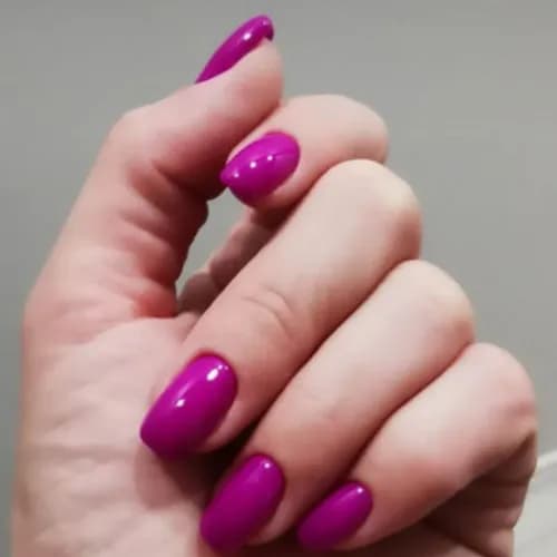 Żelowy lakier do paznokci z efektem połysku