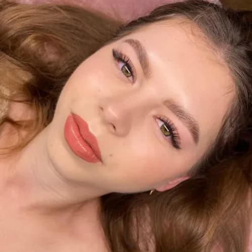 Krok do idealnych brwi z woskiem