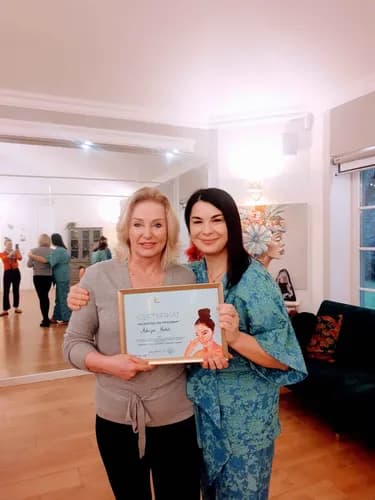 Królewska pielęgnacja rąk mężczyzn: Manicure premium