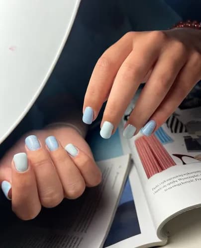 Ідеальний манікюр із традиційним лаком