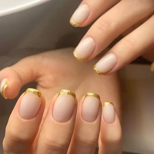 Lakierowanie paznokci – klasyczna elegancja