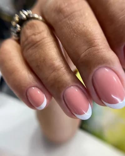 Маникюр: стильный лак для безупречных рук