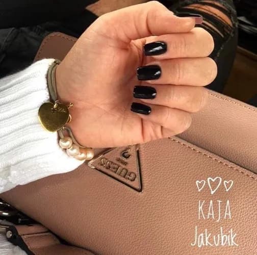 Nieskazitelny lakier – piękno twoich paznokci