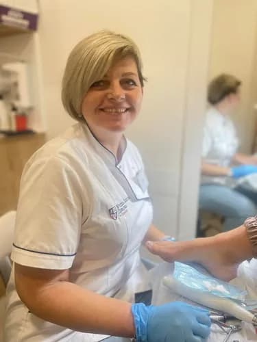 Kompleksowa pielęgnacja popękanych pięt