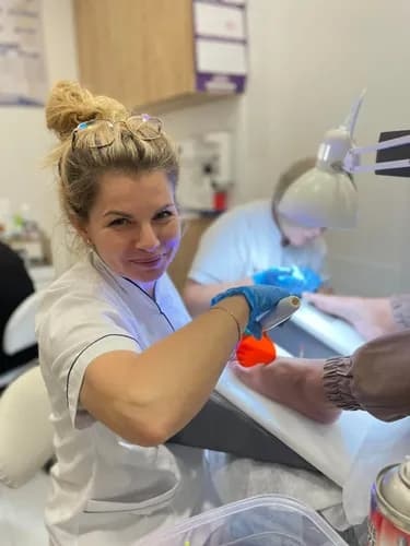 Kompleksowa pielęgnacja popękanych pięt