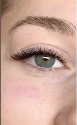 Идеальные реснички: техника красной дорожки