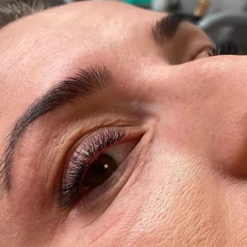 Выразительный взгляд: Hollywood Volume Lashes