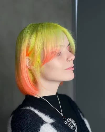 Cięcie grzywki: doświadczony mistrz-stylista