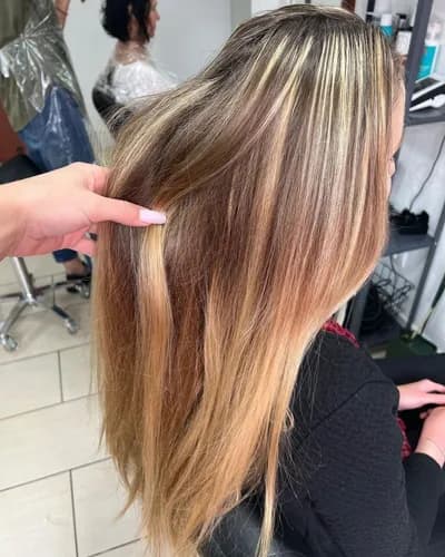 Modne pasemka: efekt słonecznych pasm