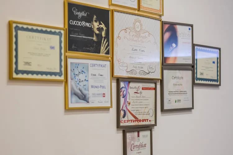 Delikatne pasemka na każdy odcień włosów