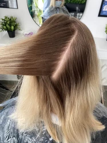 Прикорневое окрашивание: незаметный переход между оттенками