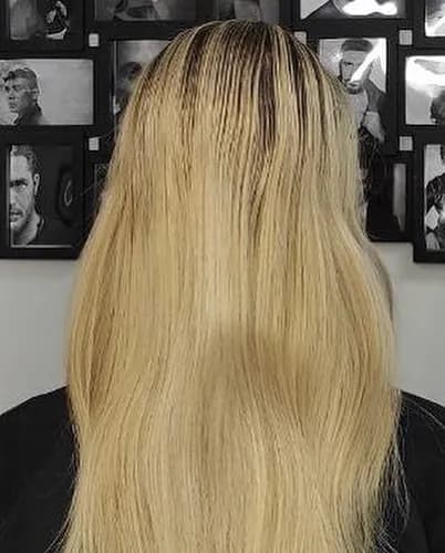 Освіжіть коріння волосся: професійне фарбування