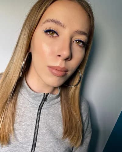 Biznesowy makijaż dzienny: elegancja w prostocie