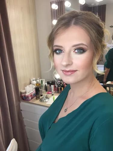 Makijaż wieczorowy: wyrazistość i urok