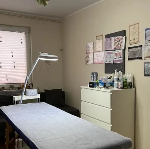 Делікатна депіляція пахв цукровою пастою під пахвами