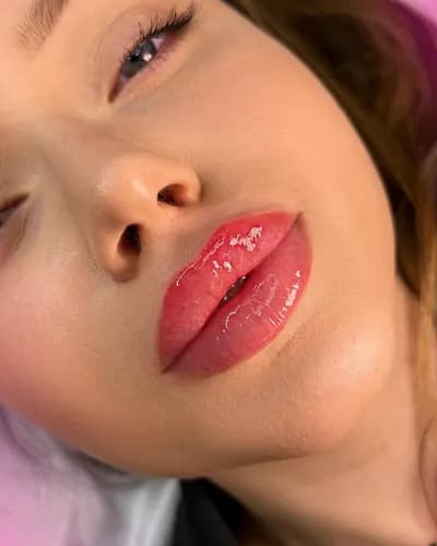 Tworzenie objętości ust. Naturalne piękno