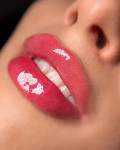 Tworzenie objętości ust. Naturalne piękno