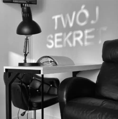 Usuwanie twardej powłoki lakieru żelowego