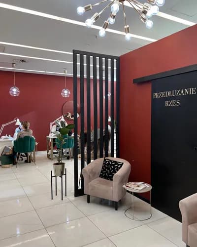 Usuwanie lakieru żelowego z płytki paznokcia