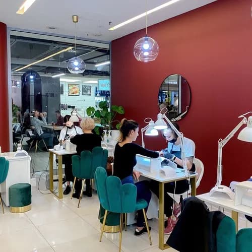 Usuwanie lakieru żelowego z płytki paznokcia