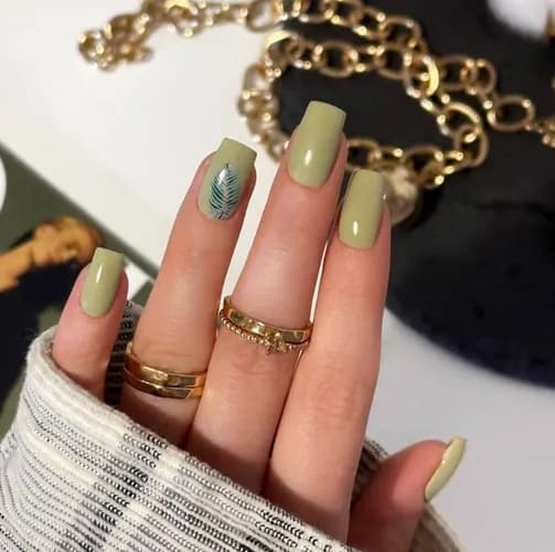 Formowanie prawidłowego i pięknego kształtu paznokci żelem