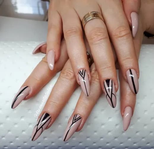 Штучна форма нігтів гелем