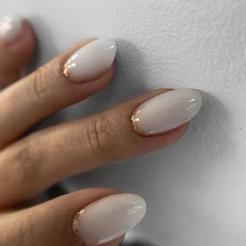 Удлинение кончиков ногтей гелем