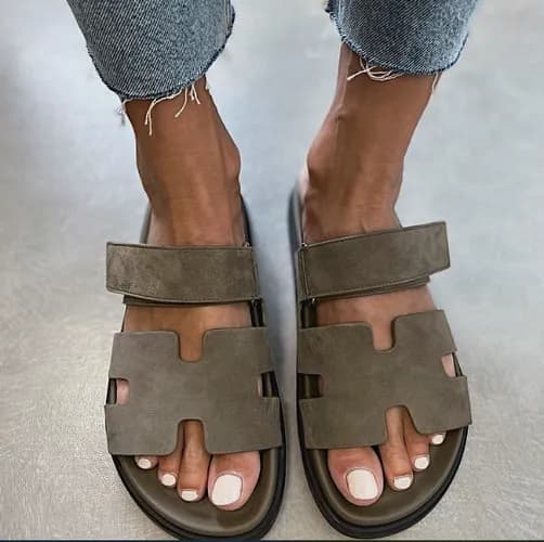 Педикюр з покриттям: гель-лак преміум класу