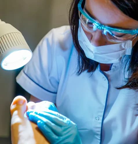 Leczymy onycholizę szybko i skutecznie. Przystępne ceny