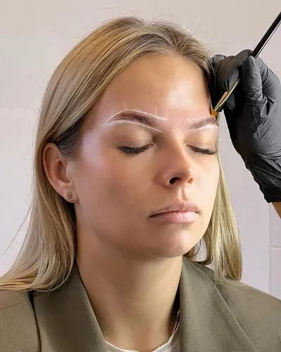 Безопасное окрашивание бровей хной. Яркий цвет