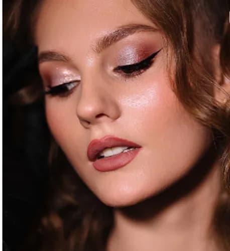 Повітряний образ нареченої: секрети весільного макіяжу