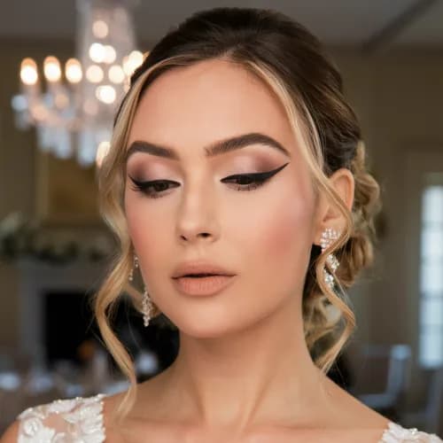Makijaż panny młodej: dobór tekstur do oświetlenia
