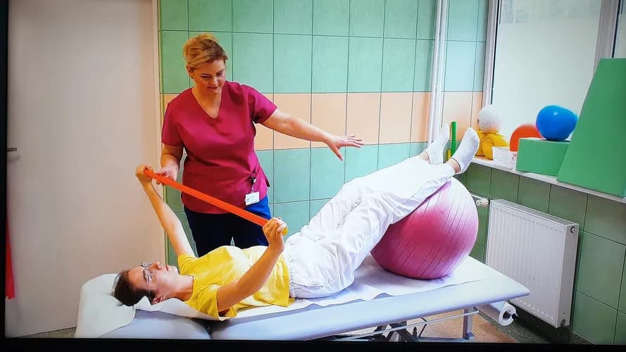 Kinezjoterapia przy skoliozie: korekta postawy