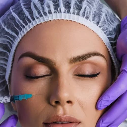 Zastrzyki botoksu: wygładź lata z twarzy w 15 minut