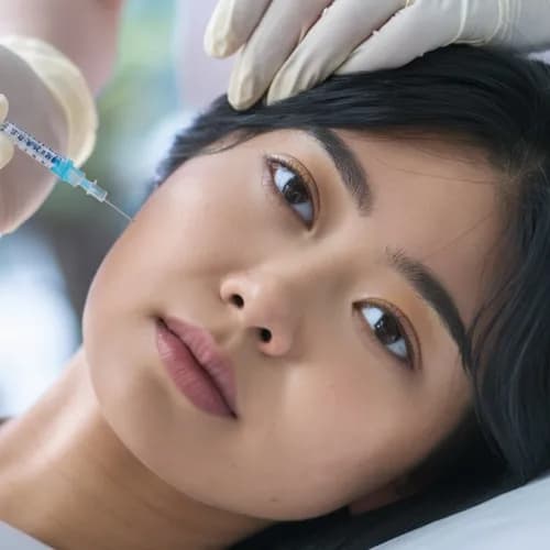 Gładka twarz bez zmarszczek: sekrety profesjonalnych iniekcji