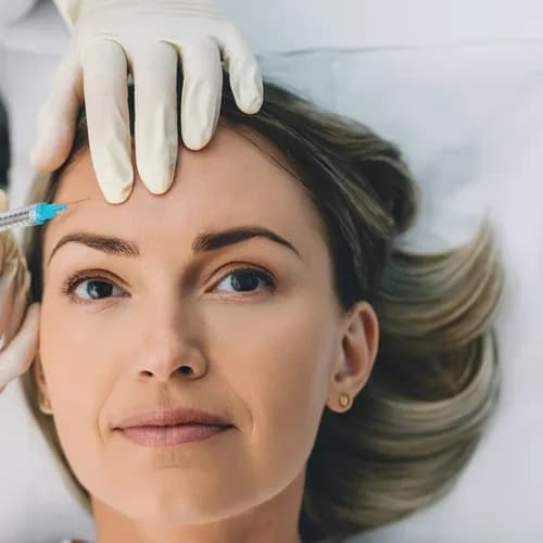 Biorewitalizacja twarzy: świeżość, jędrność, blask