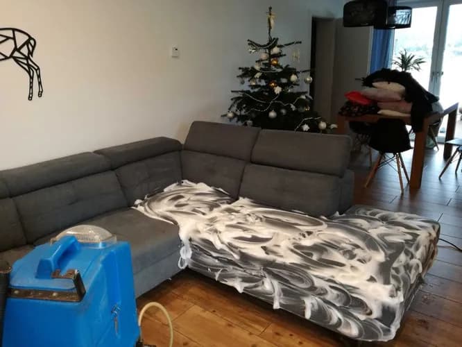 Profesjonalne pranie tapicerki, kanapa. Ozonowanie, Mycie aut