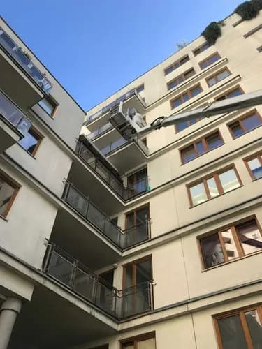 Mycie okien na wysokościach: Profesjonalny alpinizm, wycena gratis!